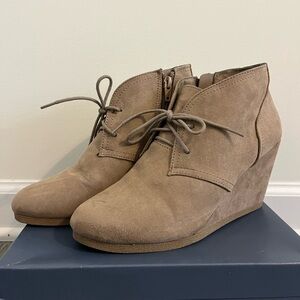 Universal Thread Tan Ankle Boots